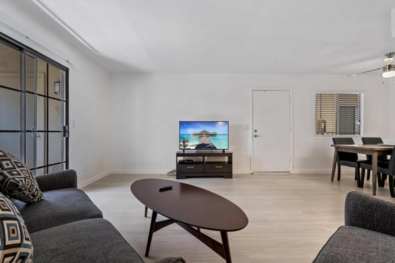 פיניקס Newly Renovated 2Br Apartment W Pool By Stay Gia מראה חיצוני תמונה